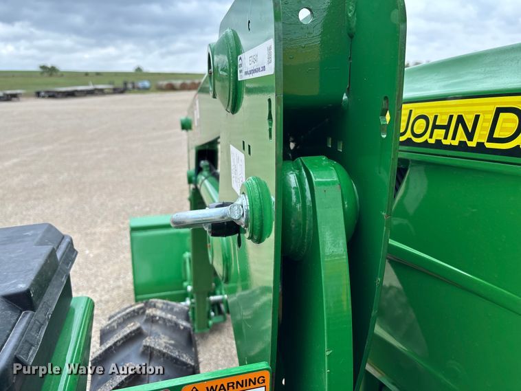 image for item ET4541 2015 John Deere 5045E MFWD tractor