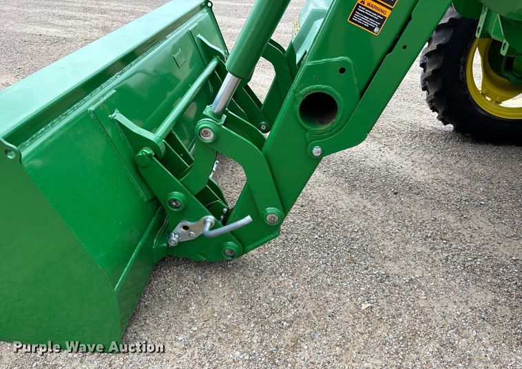 image for item ET4541 2015 John Deere 5045E MFWD tractor