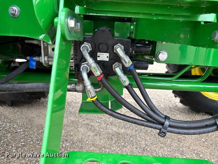 image for item ET4541 2015 John Deere 5045E MFWD tractor