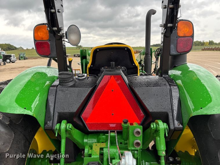 image for item ET4541 2015 John Deere 5045E MFWD tractor
