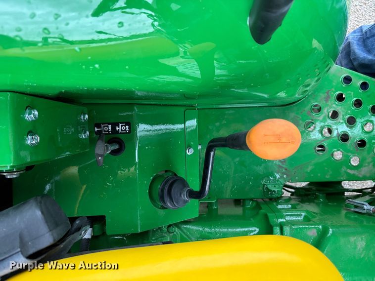 image for item ET4541 2015 John Deere 5045E MFWD tractor