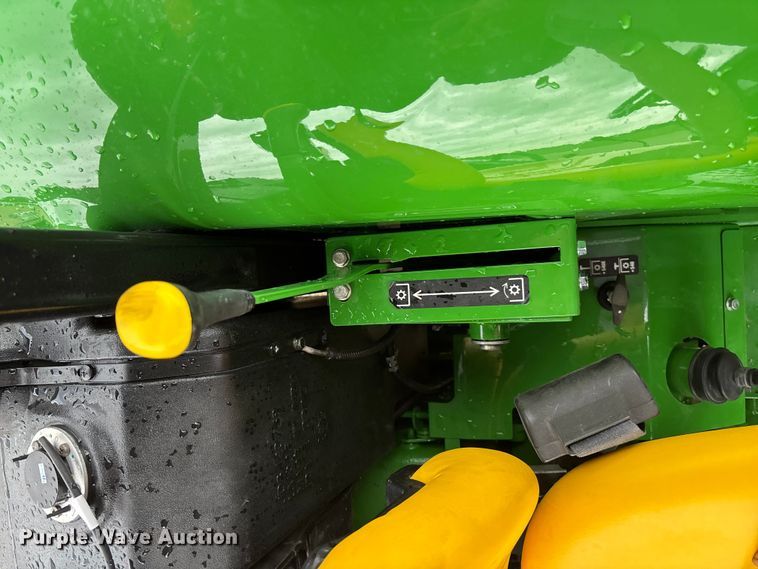 image for item ET4541 2015 John Deere 5045E MFWD tractor