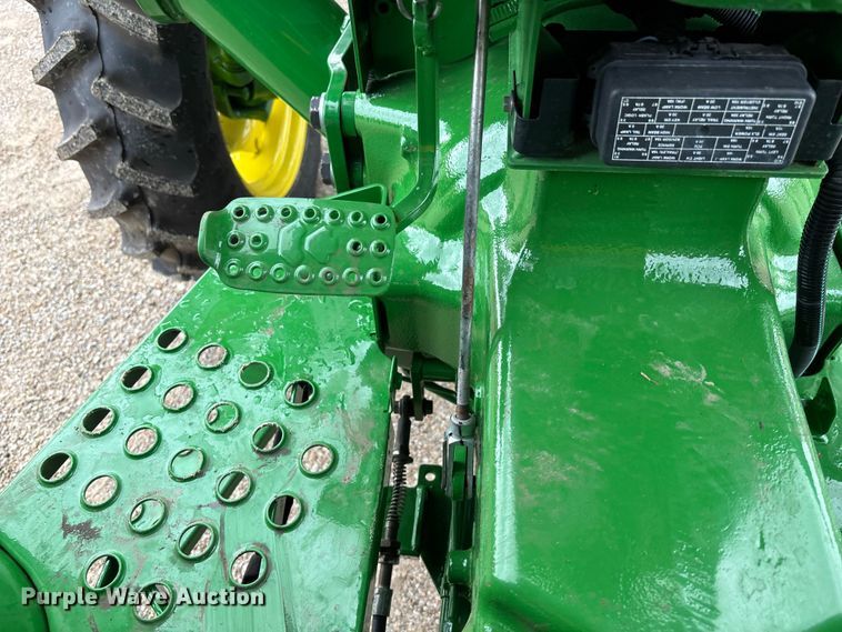 image for item ET4541 2015 John Deere 5045E MFWD tractor