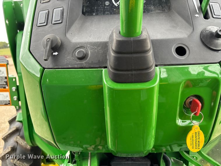 image for item ET4541 2015 John Deere 5045E MFWD tractor