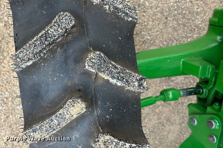 image for item ET4541 2015 John Deere 5045E MFWD tractor