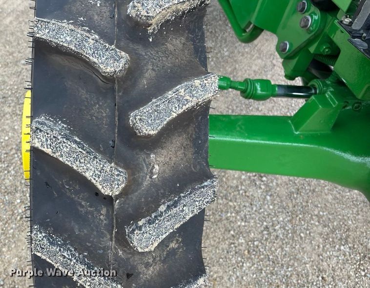 image for item ET4541 2015 John Deere 5045E MFWD tractor