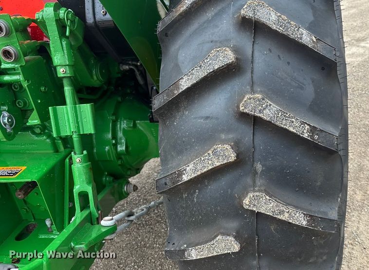 image for item ET4541 2015 John Deere 5045E MFWD tractor