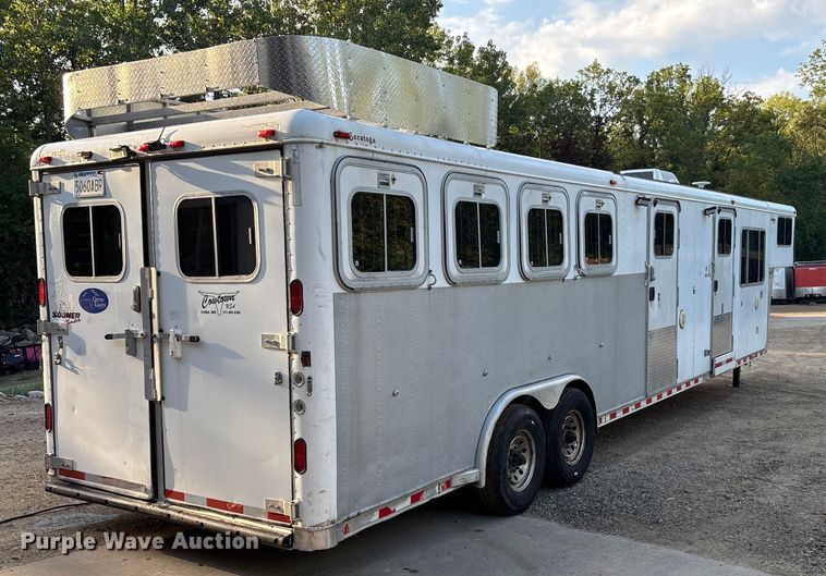 image for item ET4553 2000 Sooner Trailer horse trailer