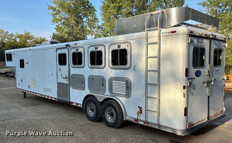 image for item ET4553 2000 Sooner Trailer horse trailer