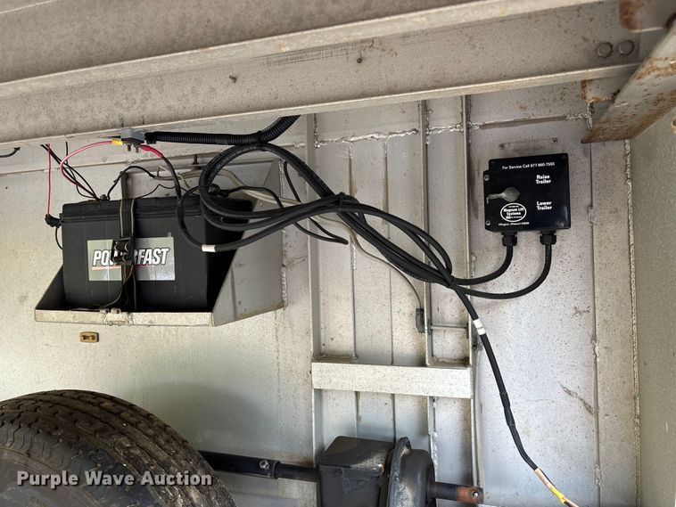 image for item ET4553 2000 Sooner Trailer horse trailer