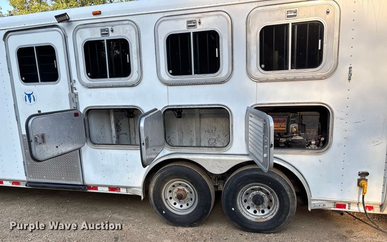 image for item ET4553 2000 Sooner Trailer horse trailer