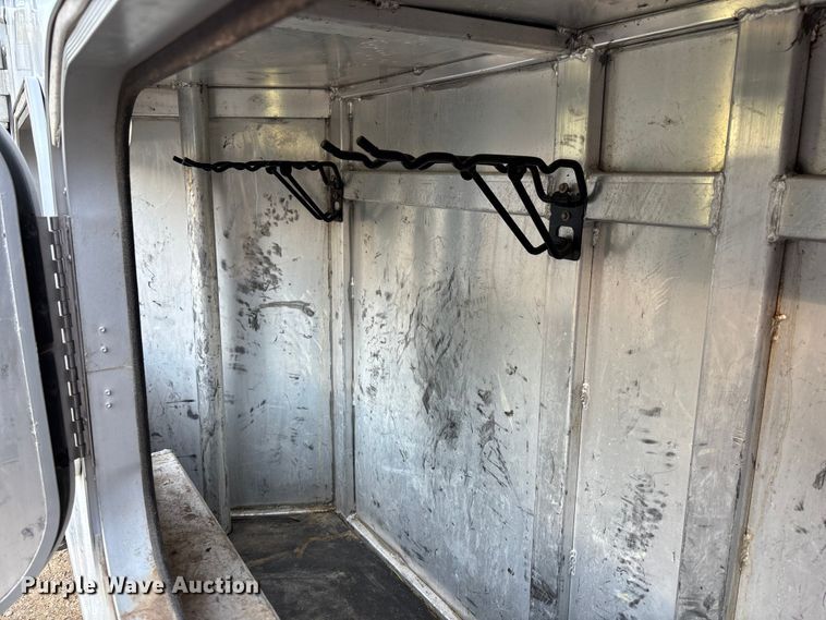 image for item ET4553 2000 Sooner Trailer horse trailer