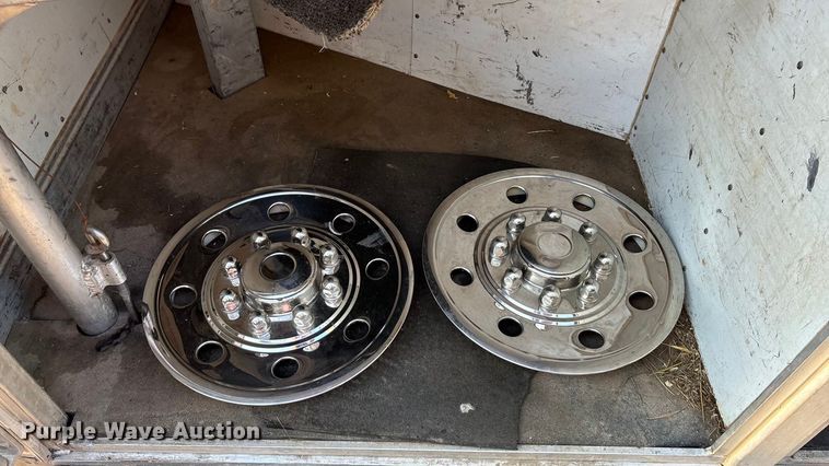 image for item ET4553 2000 Sooner Trailer horse trailer