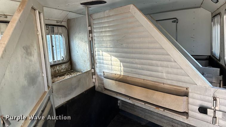 image for item ET4553 2000 Sooner Trailer horse trailer