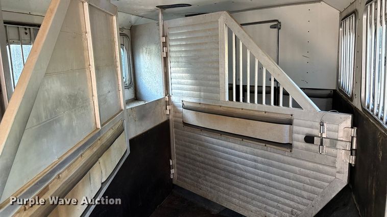 image for item ET4553 2000 Sooner Trailer horse trailer