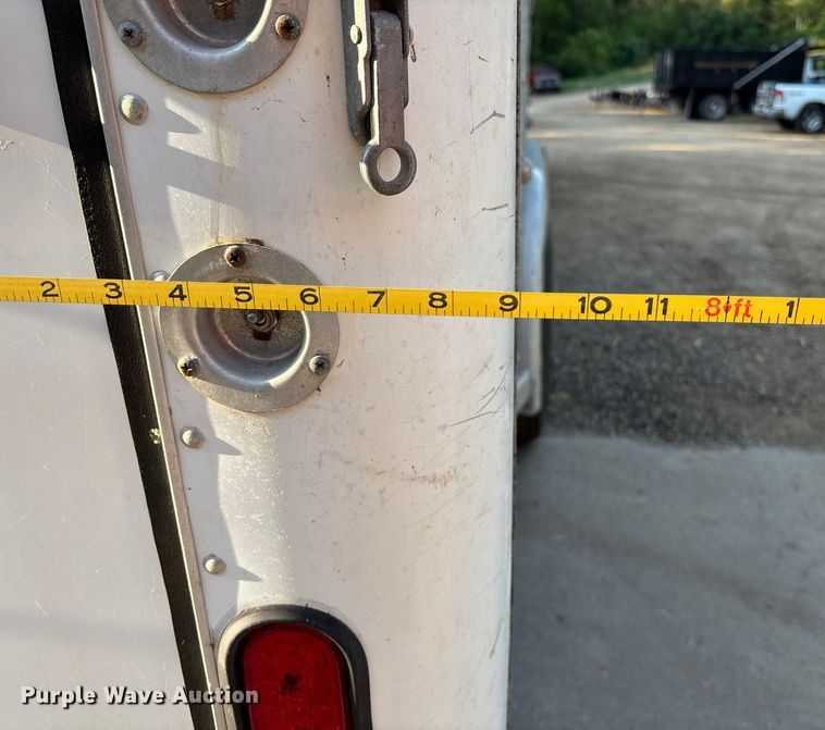 image for item ET4553 2000 Sooner Trailer horse trailer