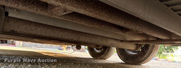 image for item ET4553 2000 Sooner Trailer horse trailer