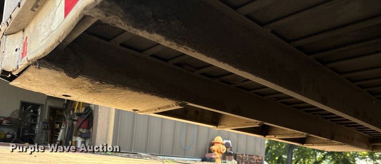 image for item ET4553 2000 Sooner Trailer horse trailer