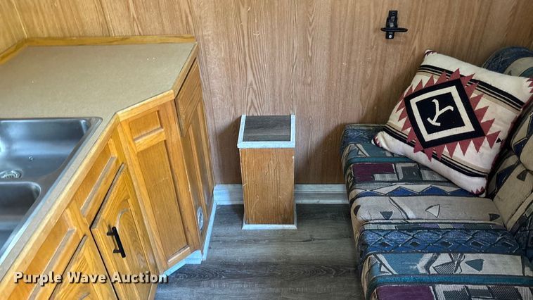 image for item ET4553 2000 Sooner Trailer horse trailer