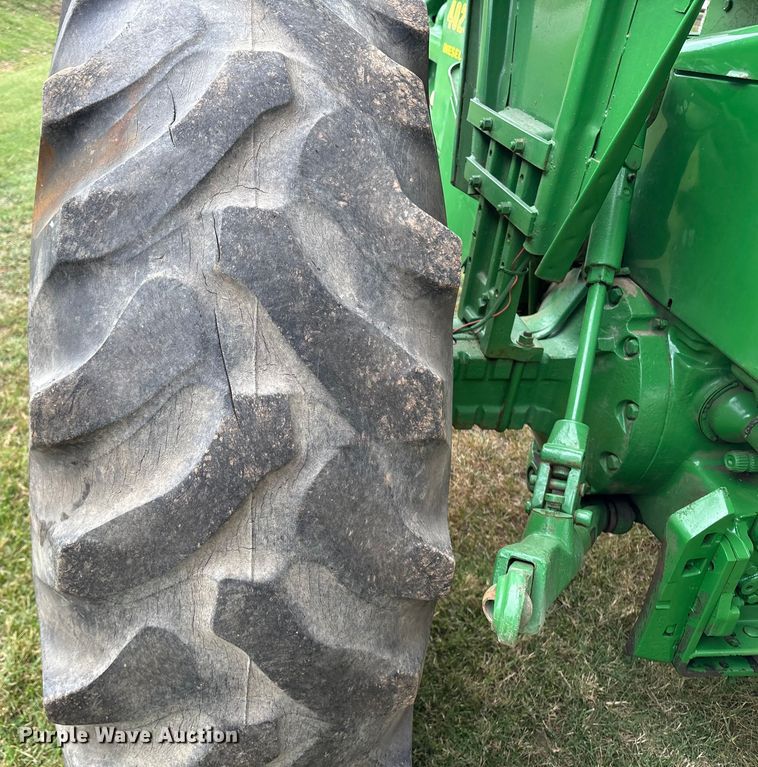 image for item ET8544 1969 John Deere 4020 Diesel tractor