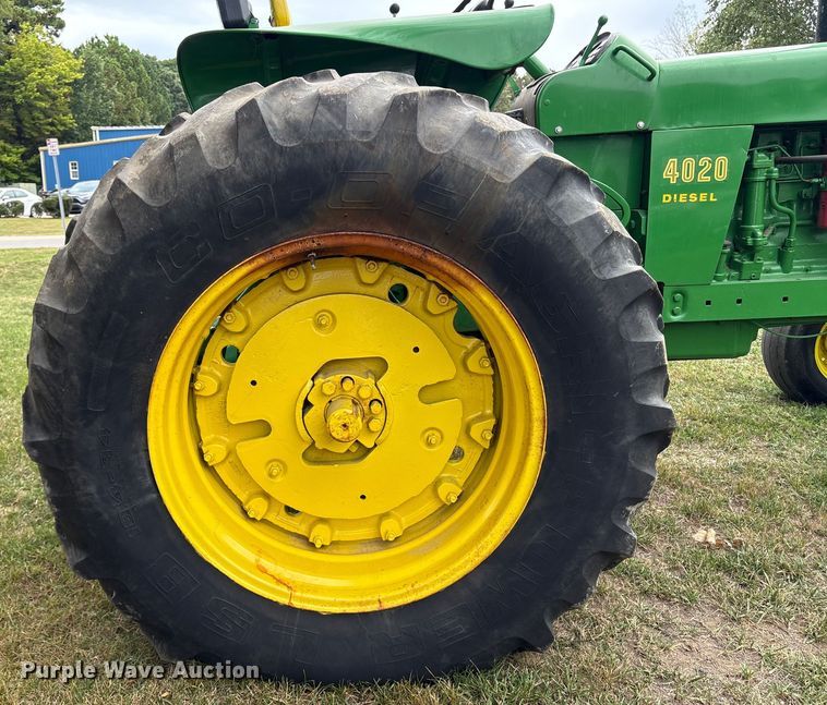 image for item ET8544 1969 John Deere 4020 Diesel tractor