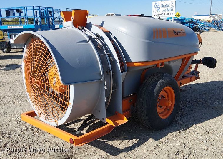 image for item EU2541 2019 Jacto Airbus 1500 sprayer trailer