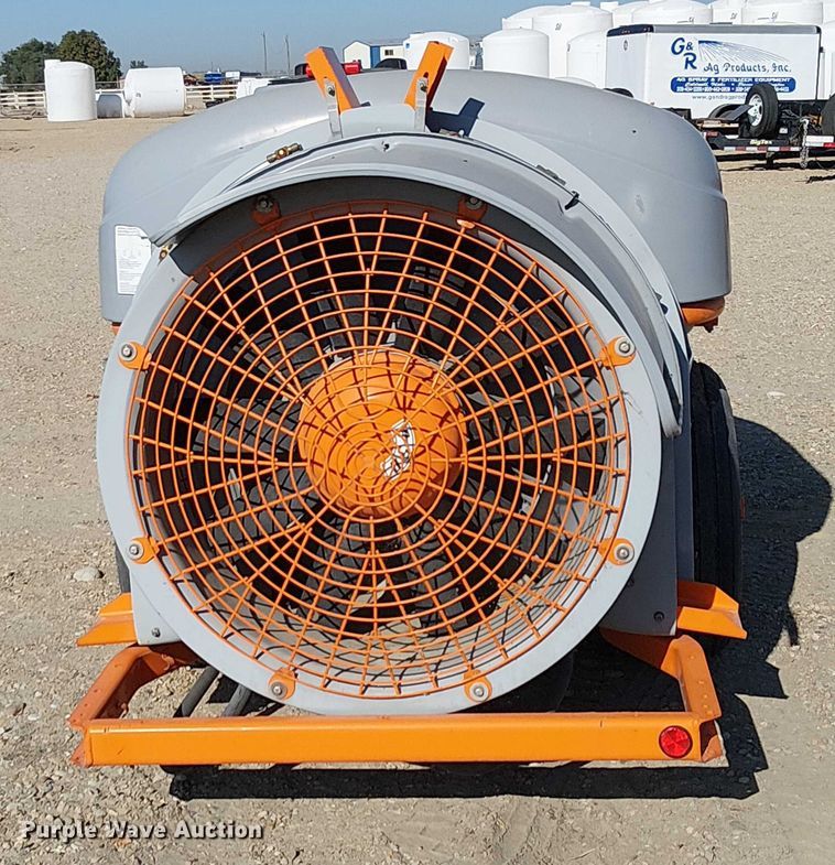 image for item EU2541 2019 Jacto Airbus 1500 sprayer trailer