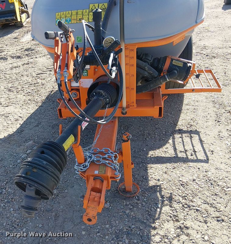 image for item EU2541 2019 Jacto Airbus 1500 sprayer trailer