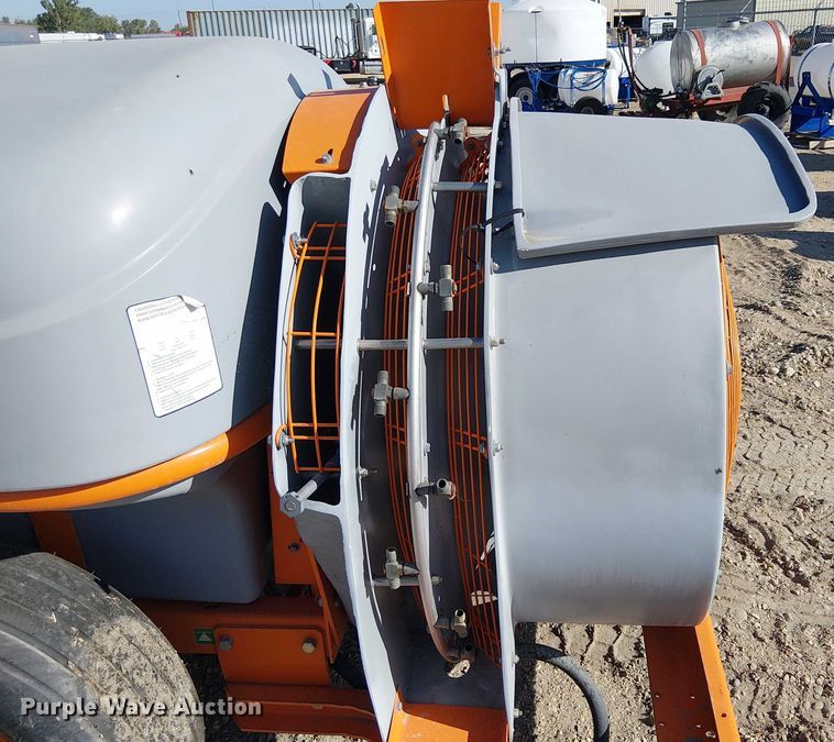 image for item EU2541 2019 Jacto Airbus 1500 sprayer trailer