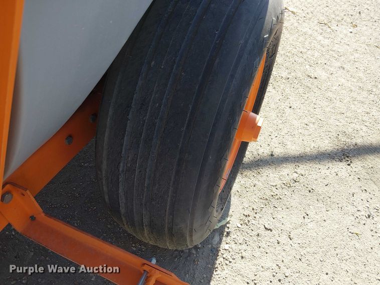 image for item EU2541 2019 Jacto Airbus 1500 sprayer trailer