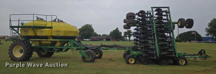 image for item EU3669 2005 John Deere 1890 air seeder