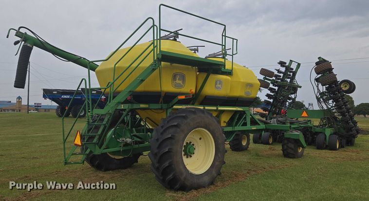 image for item EU3669 2005 John Deere 1890 air seeder