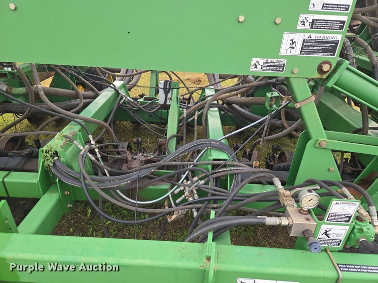 image for item EU3669 2005 John Deere 1890 air seeder