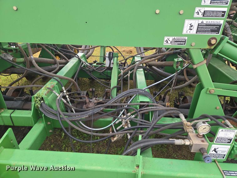 image for item EU3669 2005 John Deere 1890 air seeder