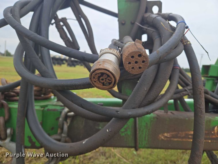 image for item EU3669 2005 John Deere 1890 air seeder