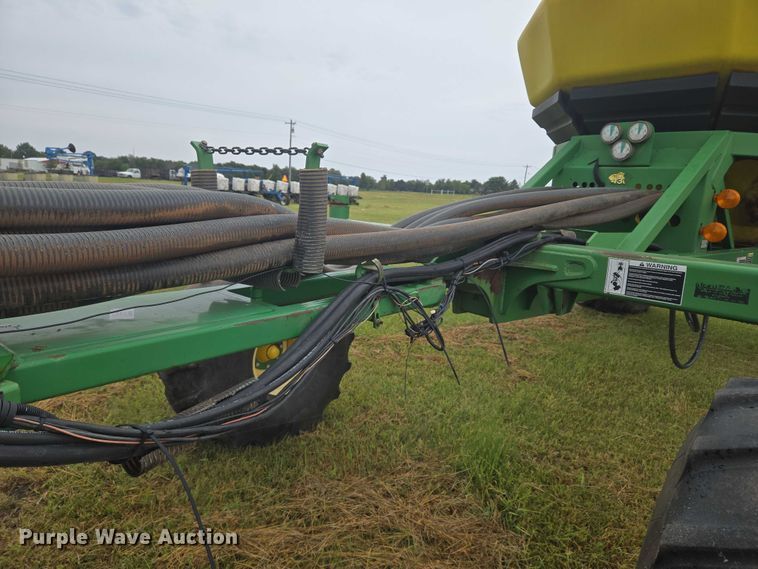 image for item EU3669 2005 John Deere 1890 air seeder