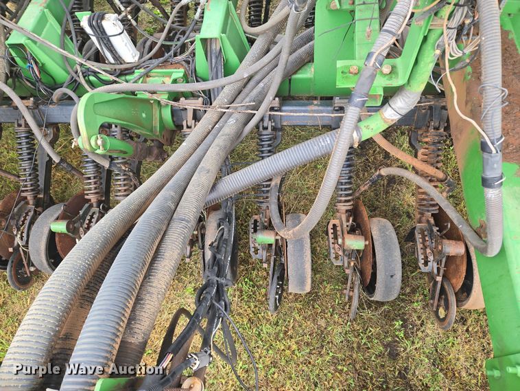 image for item EU3669 2005 John Deere 1890 air seeder