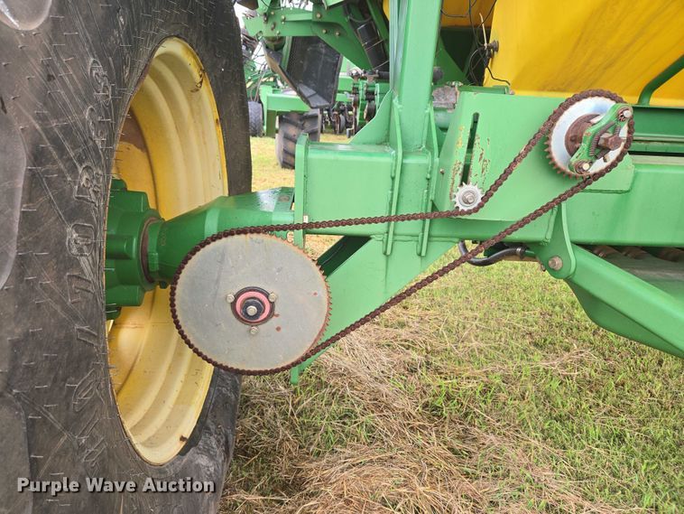 image for item EU3669 2005 John Deere 1890 air seeder