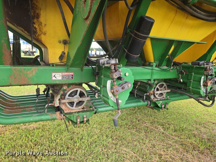 image for item EU3669 2005 John Deere 1890 air seeder