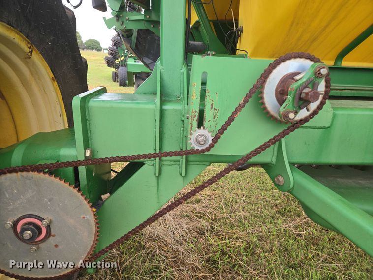 image for item EU3669 2005 John Deere 1890 air seeder