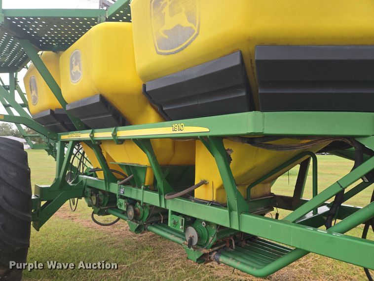 image for item EU3669 2005 John Deere 1890 air seeder