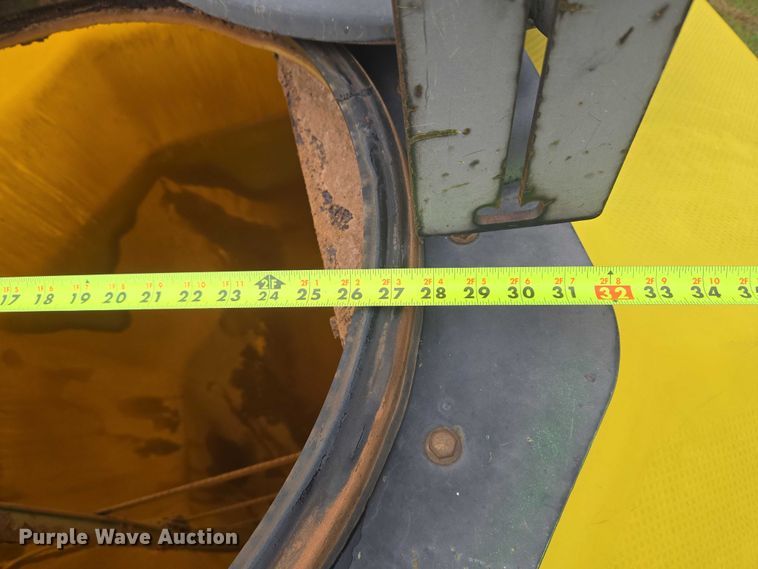 image for item EU3669 2005 John Deere 1890 air seeder