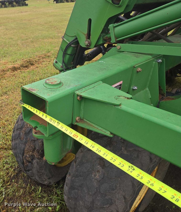 image for item EU3669 2005 John Deere 1890 air seeder
