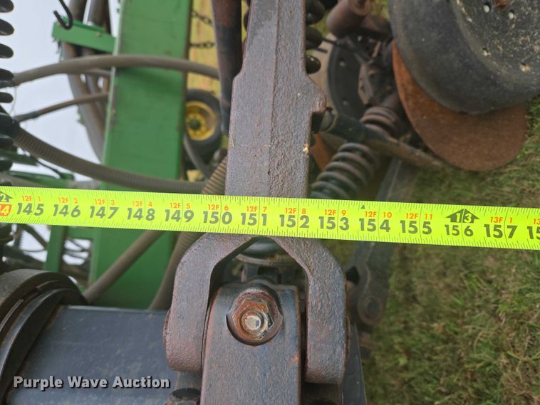 image for item EU3669 2005 John Deere 1890 air seeder