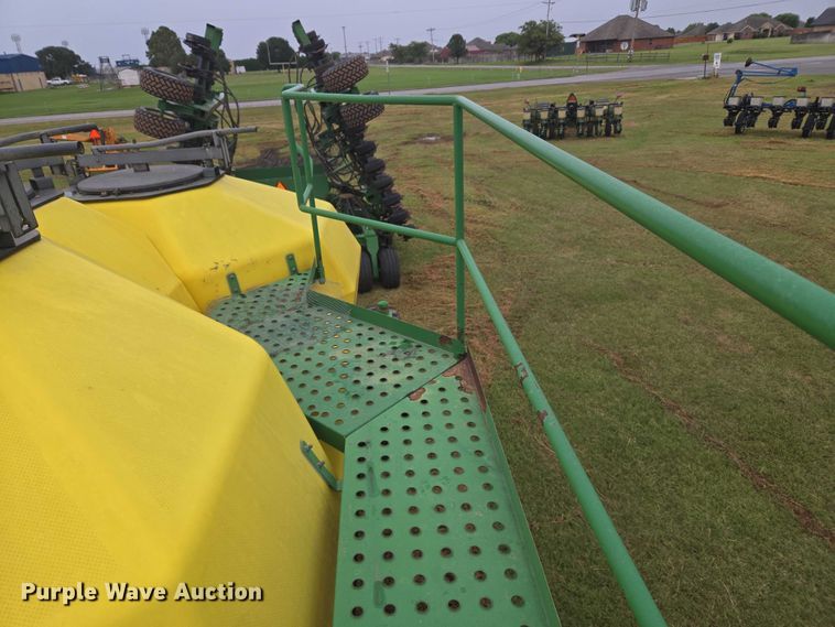 image for item EU3669 2005 John Deere 1890 air seeder