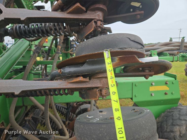 image for item EU3669 2005 John Deere 1890 air seeder