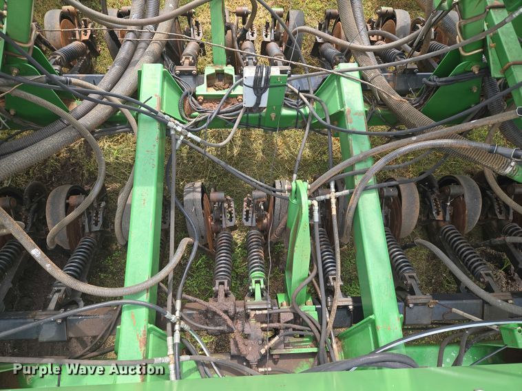 image for item EU3669 2005 John Deere 1890 air seeder