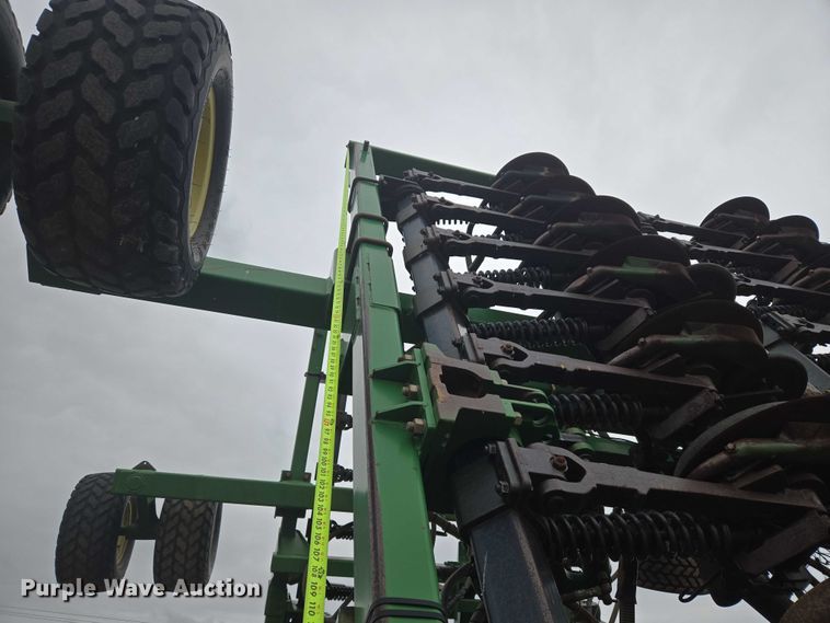 image for item EU3669 2005 John Deere 1890 air seeder