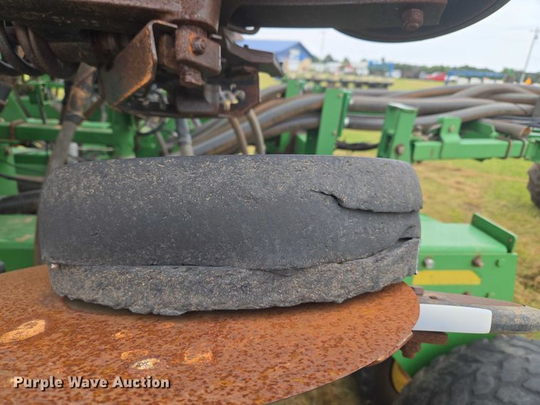 image for item EU3669 2005 John Deere 1890 air seeder