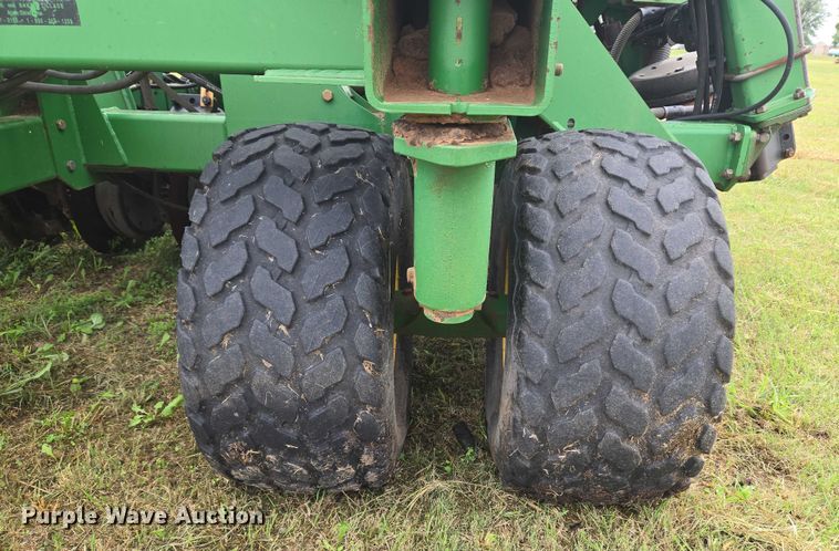 image for item EU3669 2005 John Deere 1890 air seeder